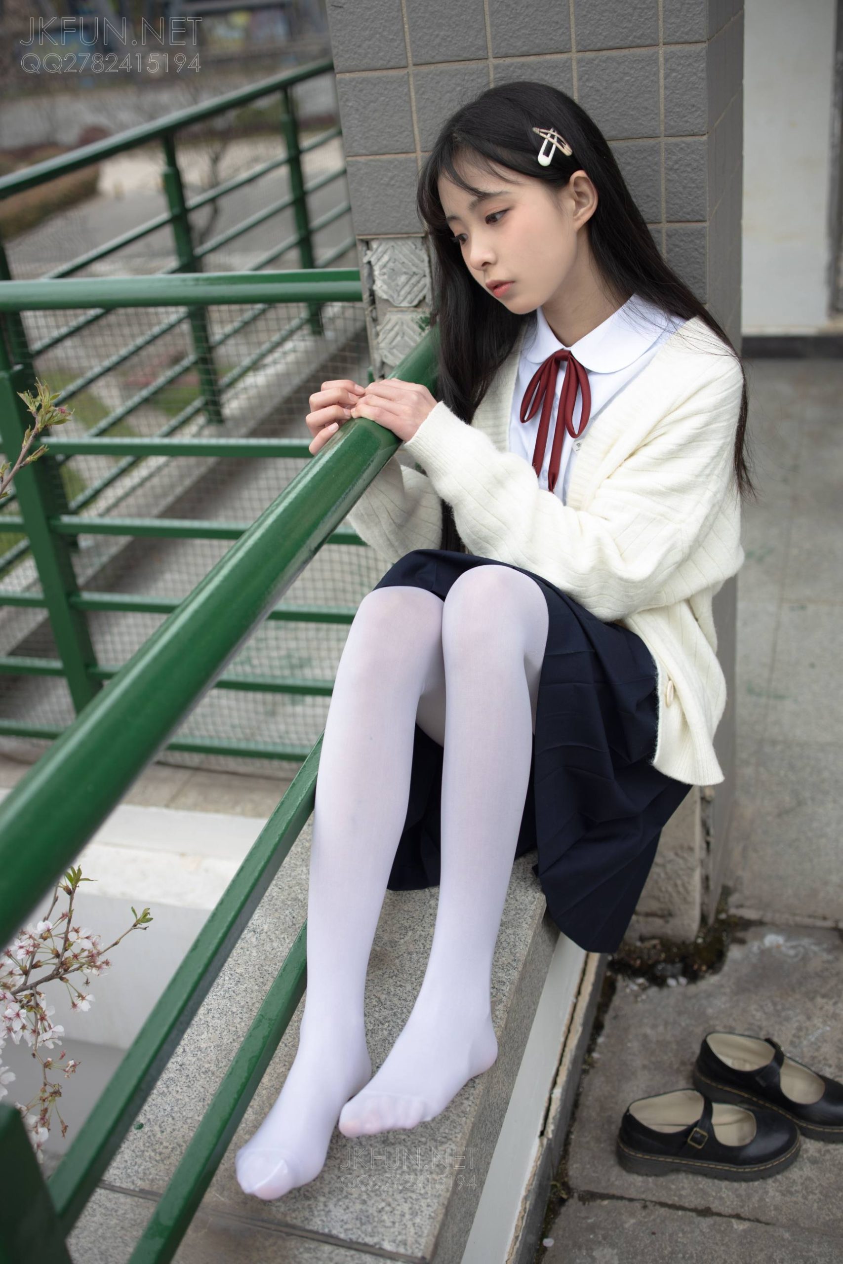 图片[5]-甜美可人的白丝姑娘【127P】20011-艾米图库