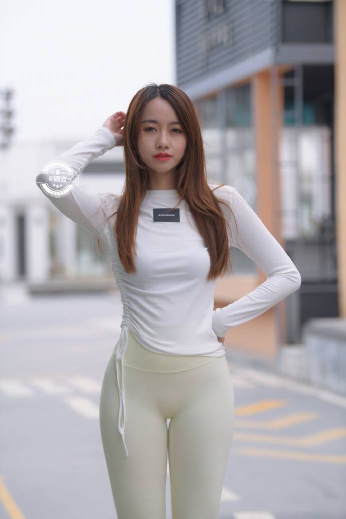 图片[1]-漂亮的白色瑜伽裤女孩 J1441 696P1V-21.4GB-艾米图库