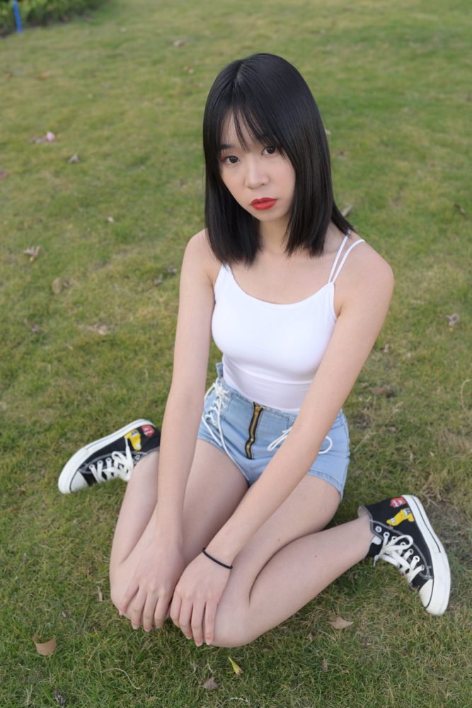 J0902 486P18V-15.3GB-艾米图库