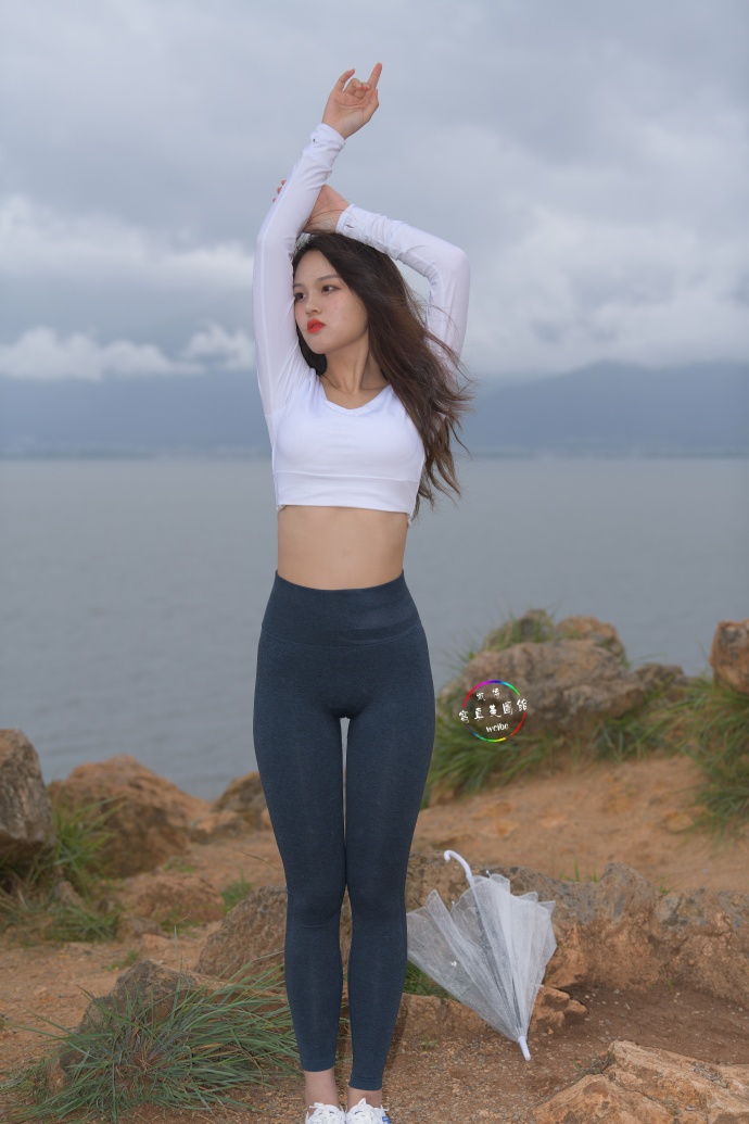 图片[1]-深蓝色瑜伽裤甜美女孩 J1320 514P2V-17.5GB-艾米图库