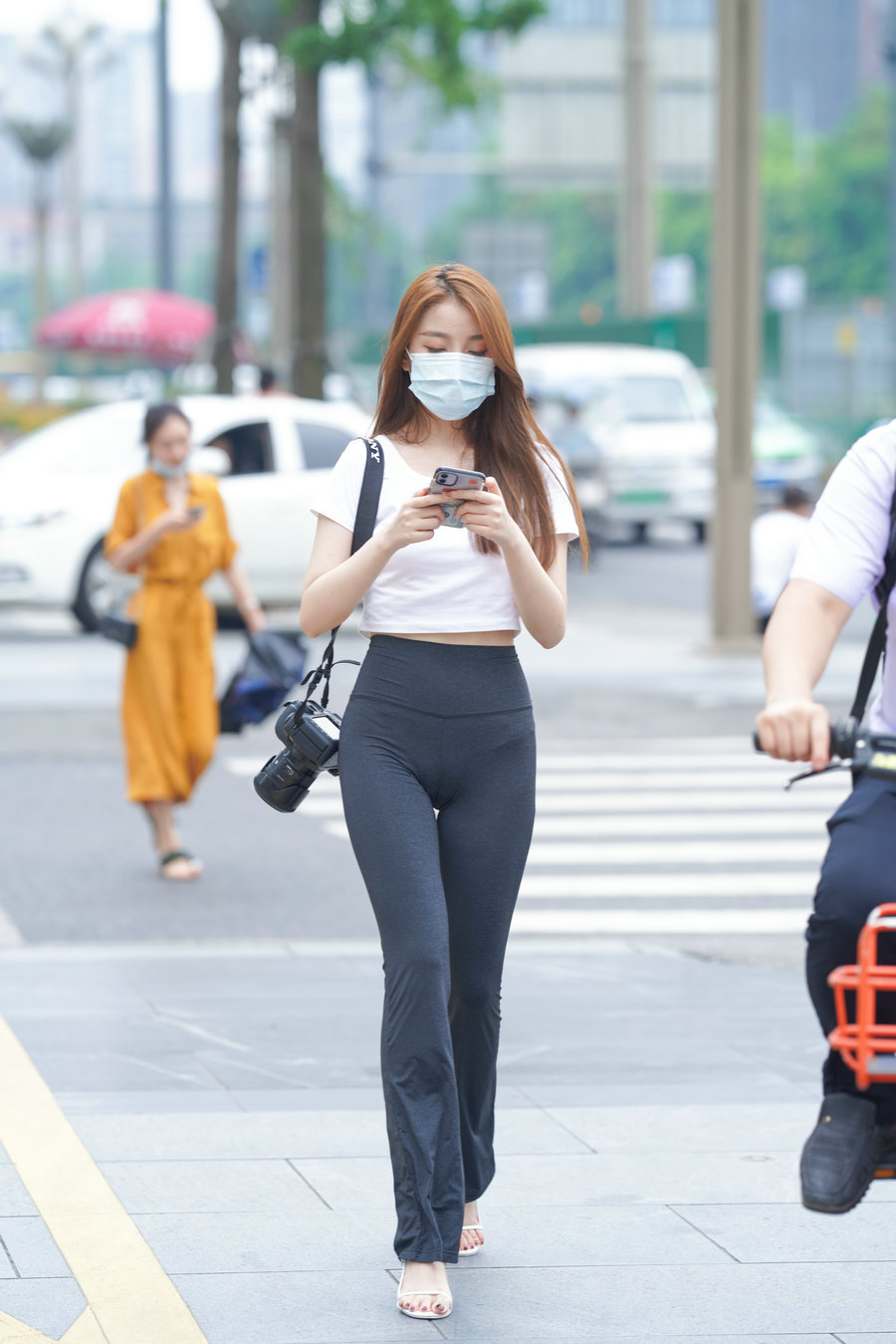 图片[3]-玩单反机的瑜伽裤女孩  J1270 498P5V-28.6GB-艾米图库