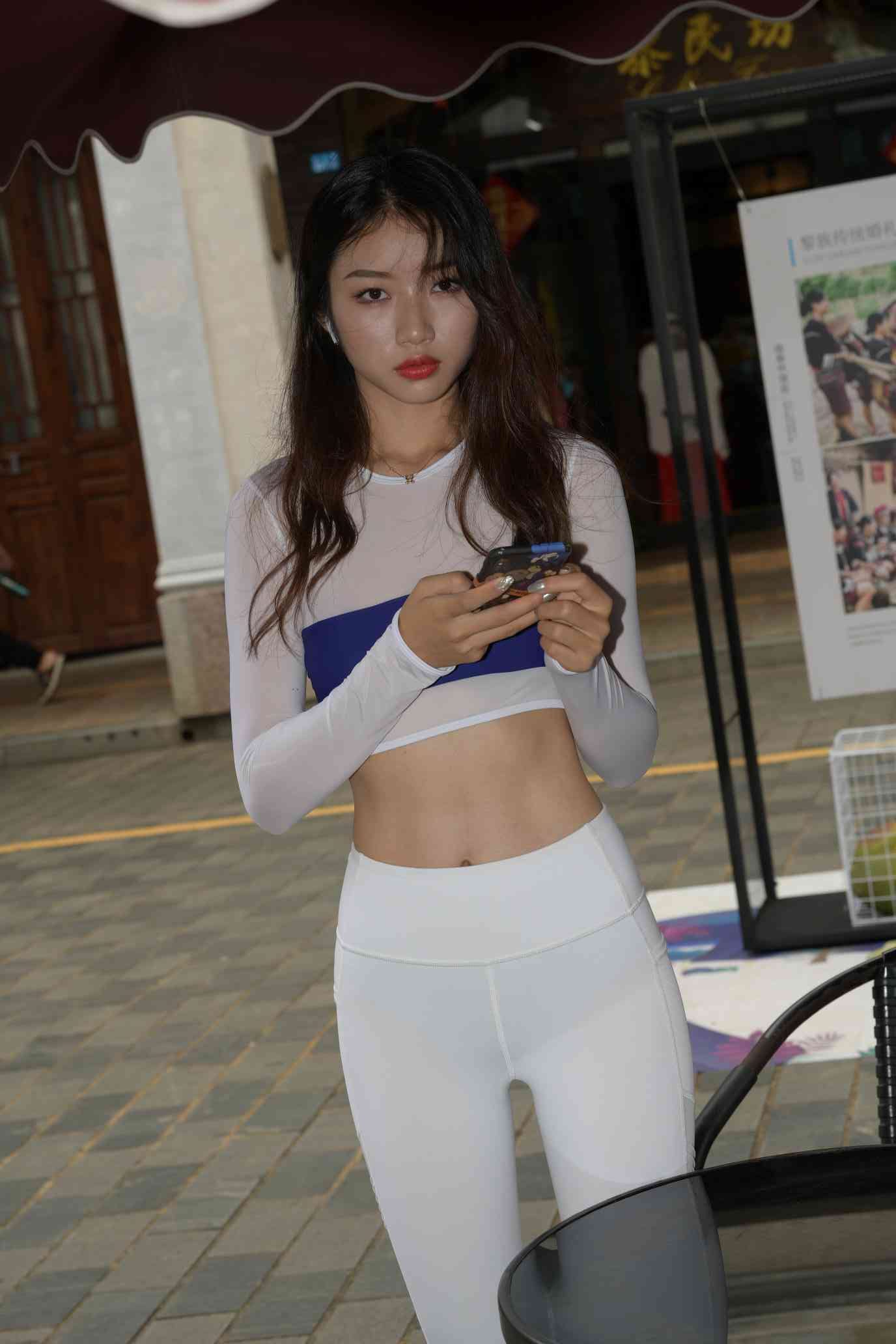 图片[3]-白色瑜伽裤好身材女孩【530P】04041-艾米图库