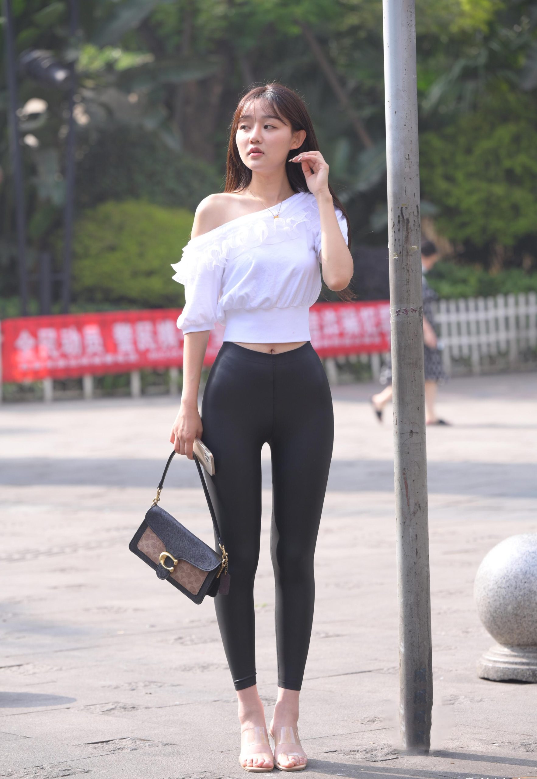 图片[5]-笑容非常甜美且治愈的皮裤女孩 J1945 751P1V-22.1GB-艾米图库