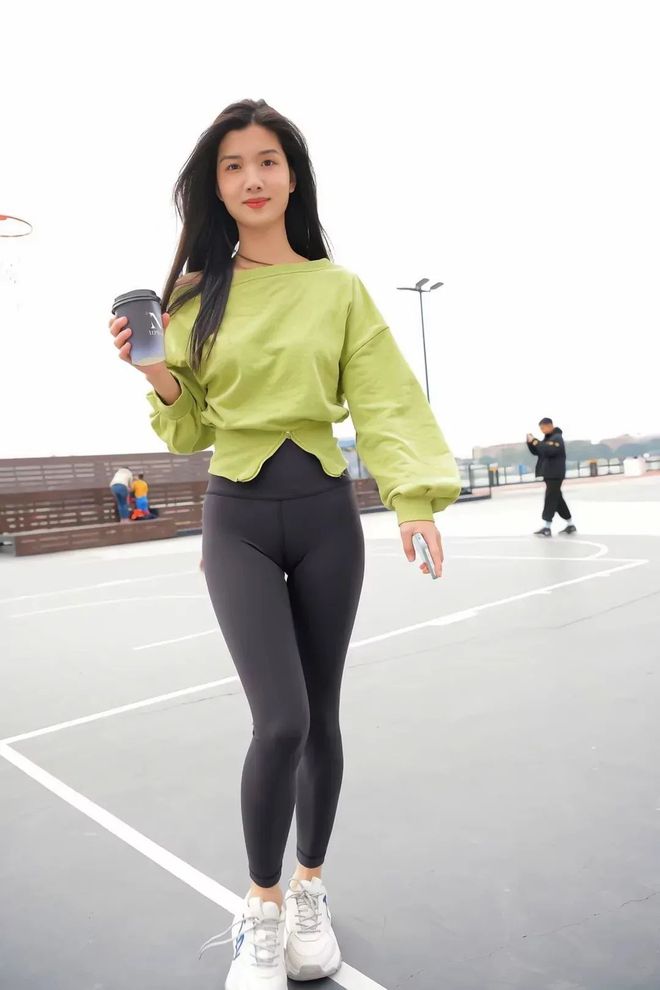绿色瑜伽裤女孩很开心 J1519 1094P1V-27.6GB-艾米图库