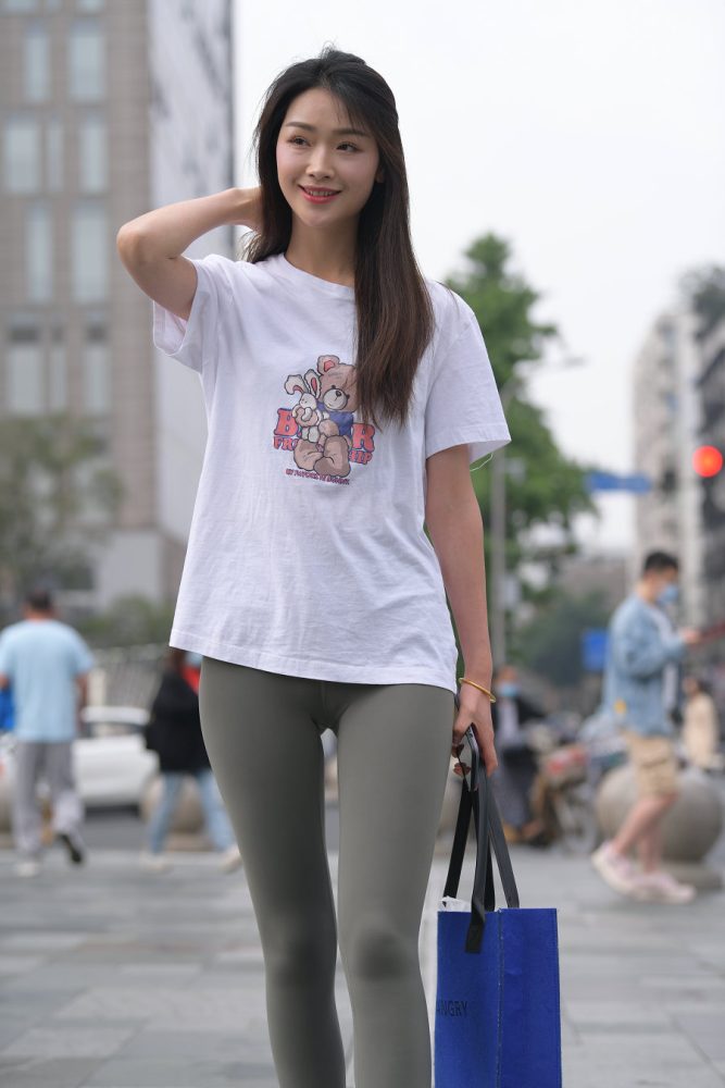一身休闲装的瑜伽裤女孩J2961 709P1V-24.1GB-艾米图库
