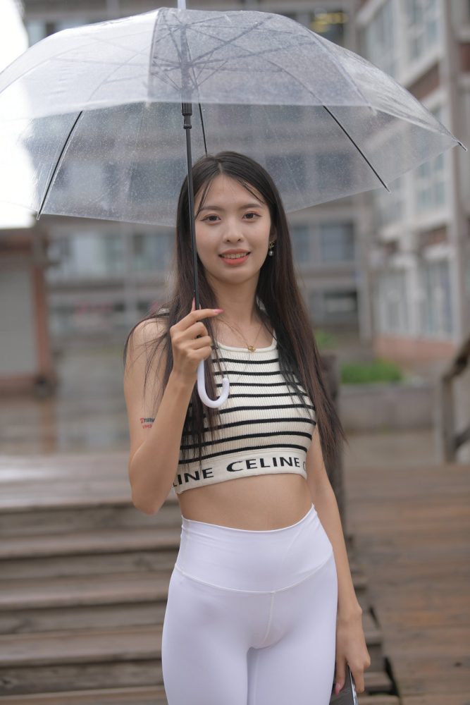 打伞的白色瑜伽裤女孩J2986 622P1V-22.06GB-艾米图库