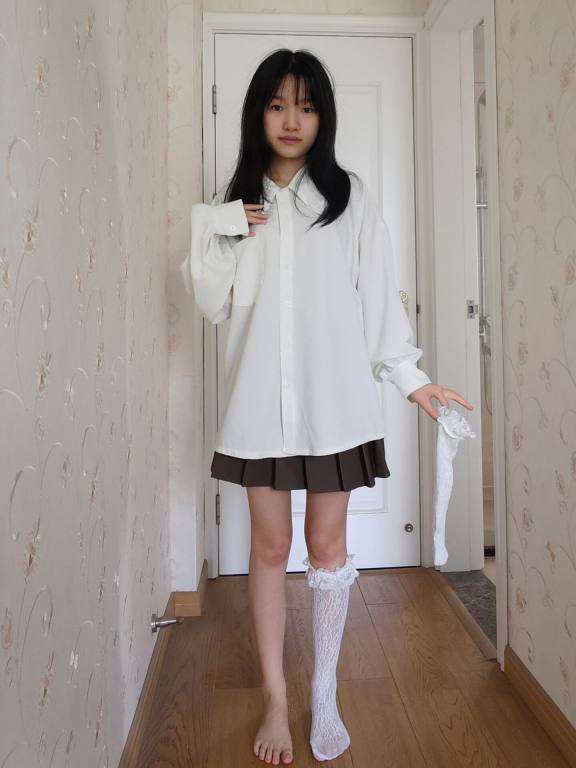 百褶裙可爱又大方的小姑娘【122P】20002-艾米图库