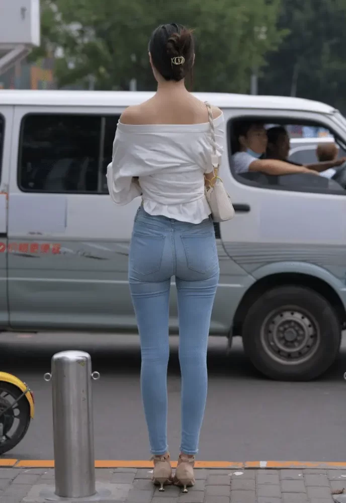 紧身牛仔裤优雅小女人J2238 322P1V-14.1GB-艾米图库