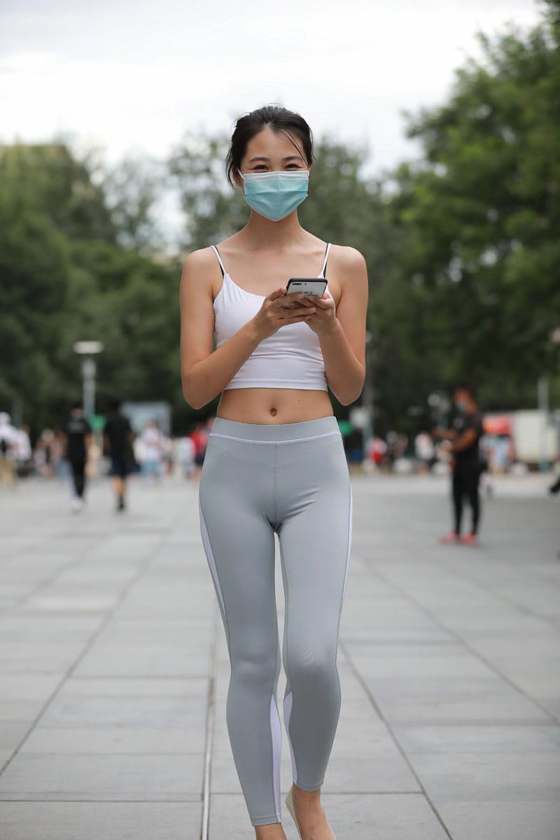图片[4]-灰色瑜伽裤姑娘笑容超甜 J5074 180P2V-2.15GB-艾米图库