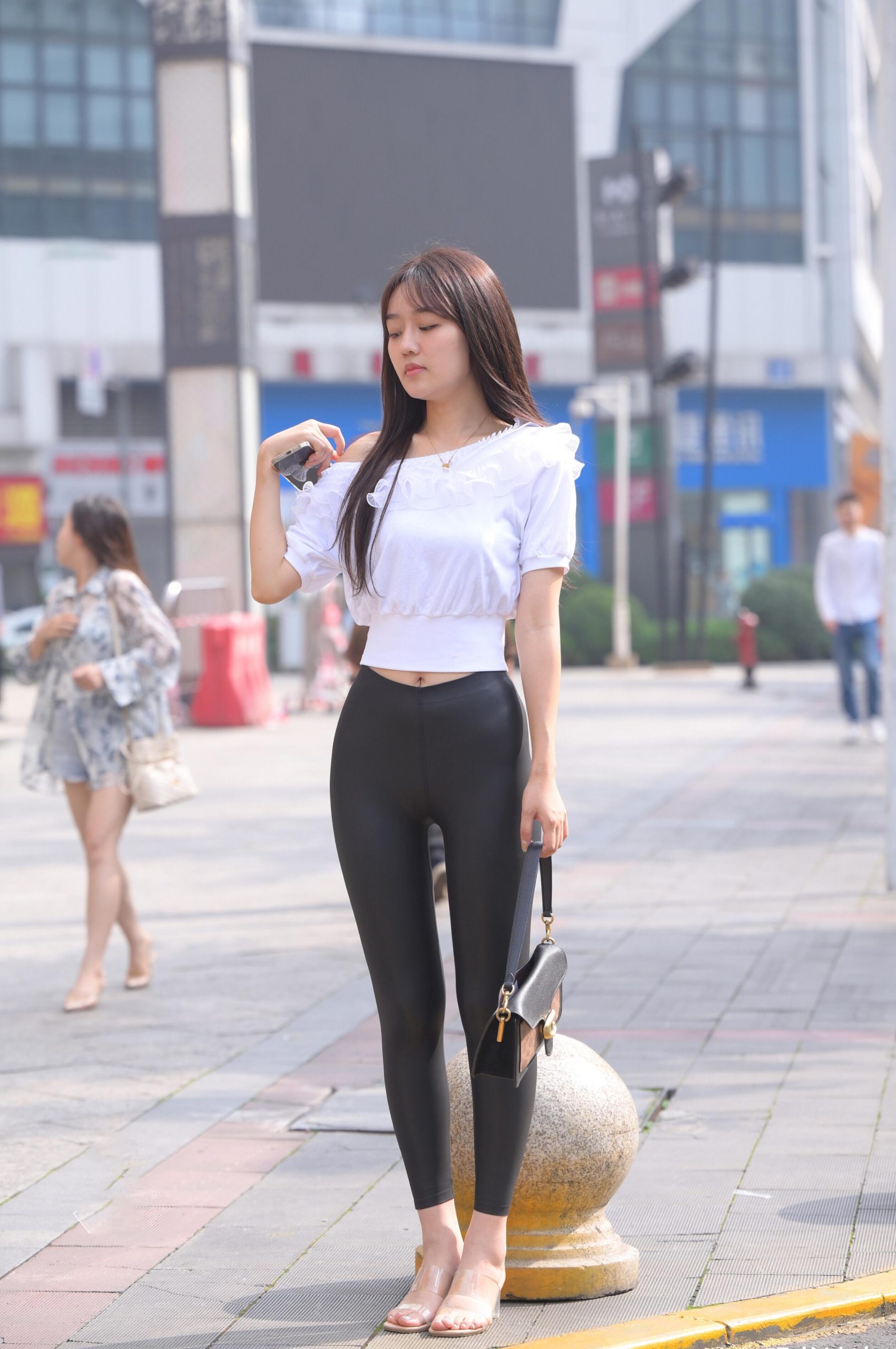 图片[4]-笑容非常甜美且治愈的皮裤女孩 J1945 751P1V-22.1GB-艾米图库