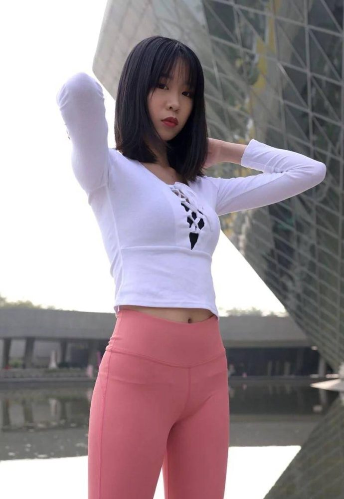 粉色瑜伽裤年轻女孩 J1311 417P17V-14.9GB-艾米图库