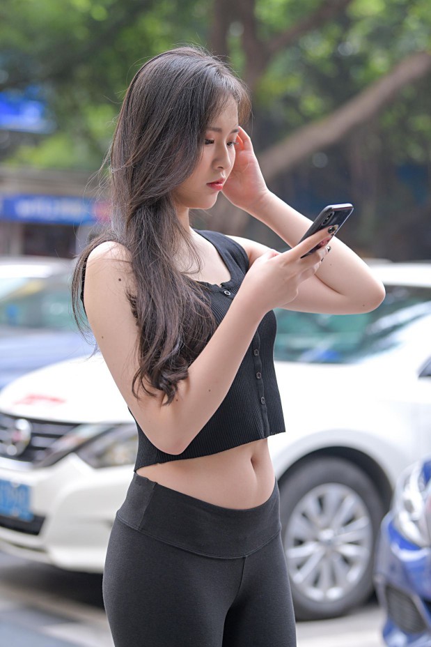 图片[5]-喝奶茶的黑色瑜伽裤长发姑娘【376P】00055-艾米图库