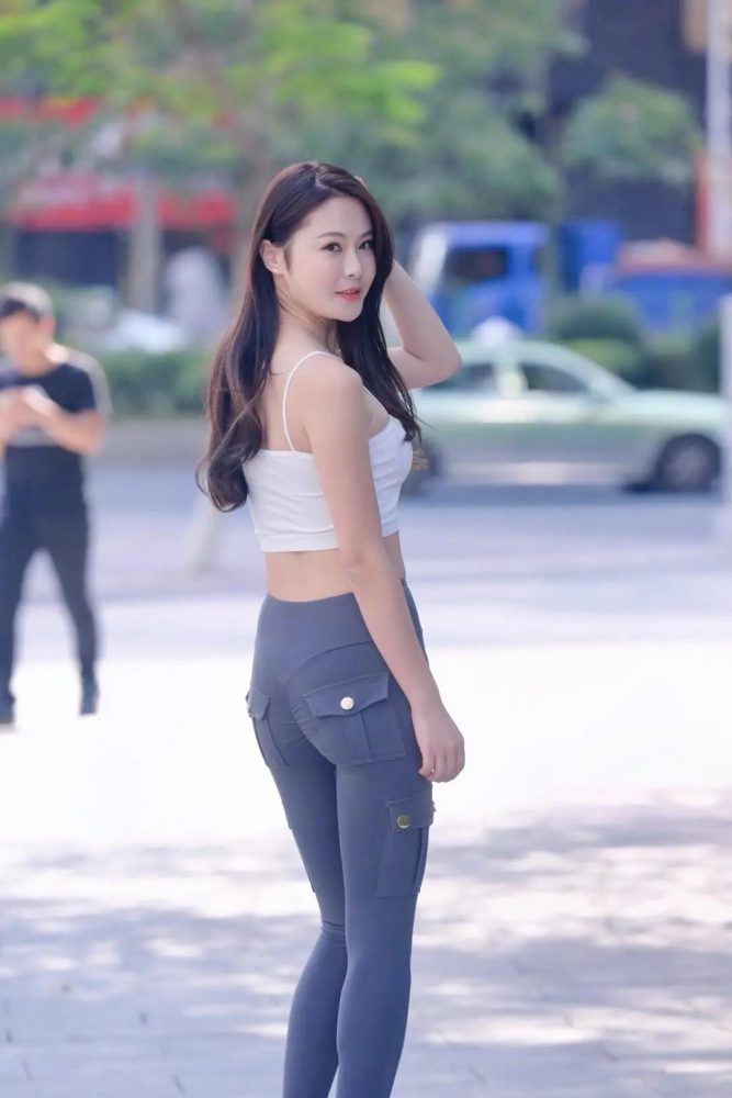 紧身牛仔裤小女人 J1746 562P-12.8GB-艾米图库