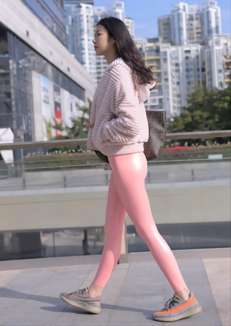 图片[2]-粉红色紧身裤的女孩 J1482 365P2V-18.1GB-艾米图库