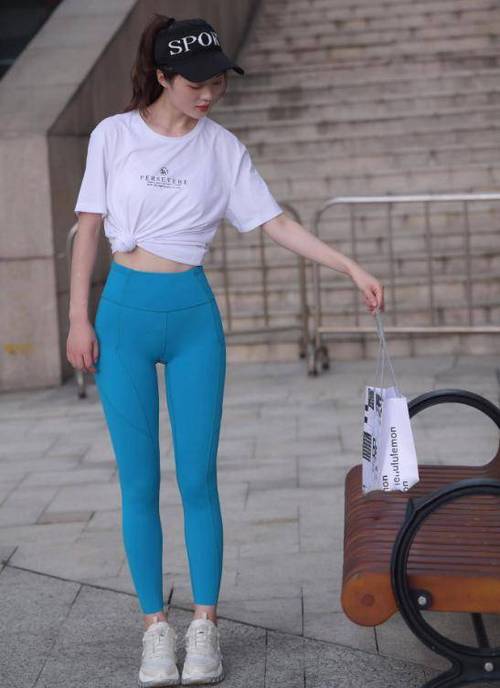 图片[3]-蓝色瑜伽裤阳光女孩J2095 611P1V-21.8GB-艾米图库