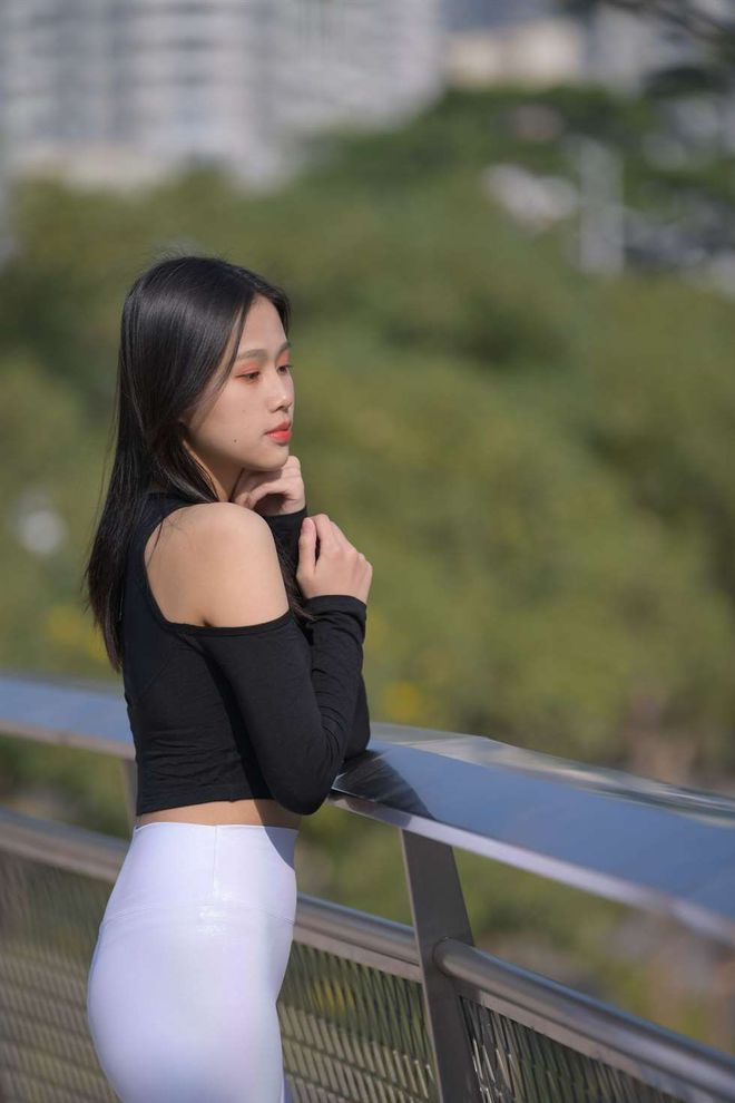 图片[4]-穿紧身白裤的端庄女孩 J1436 674P1V-22.2GB-艾米图库