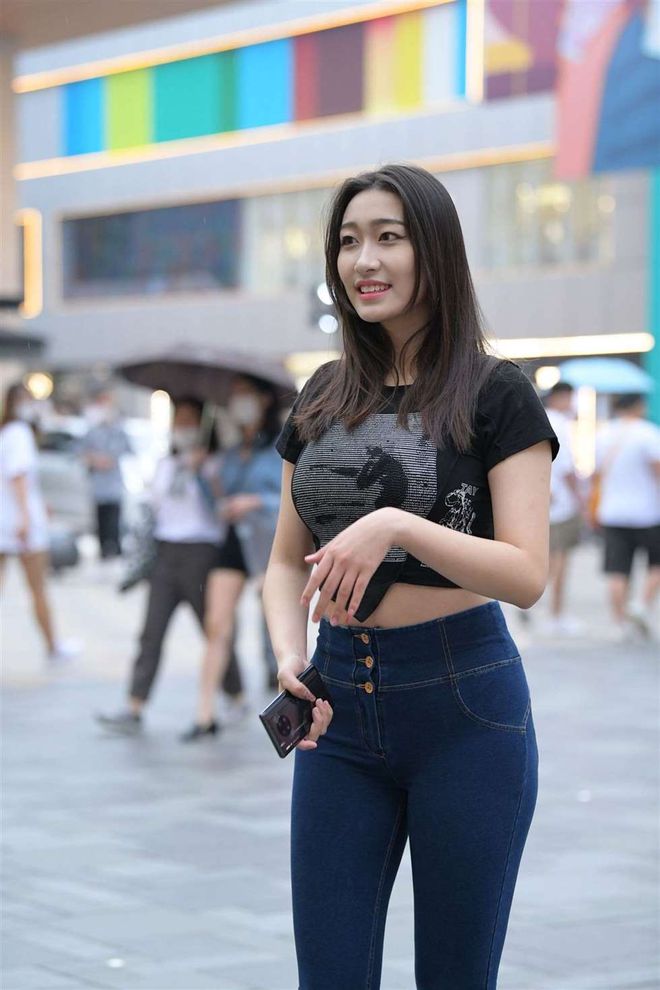 图片[3]-紧身牛仔裤女人J2784 240P-6.66GB-艾米图库