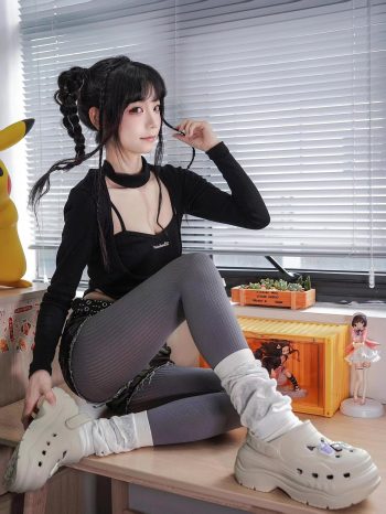 图片[9]-牛仔热裤+灰丝姑娘玩自拍-艾米图库